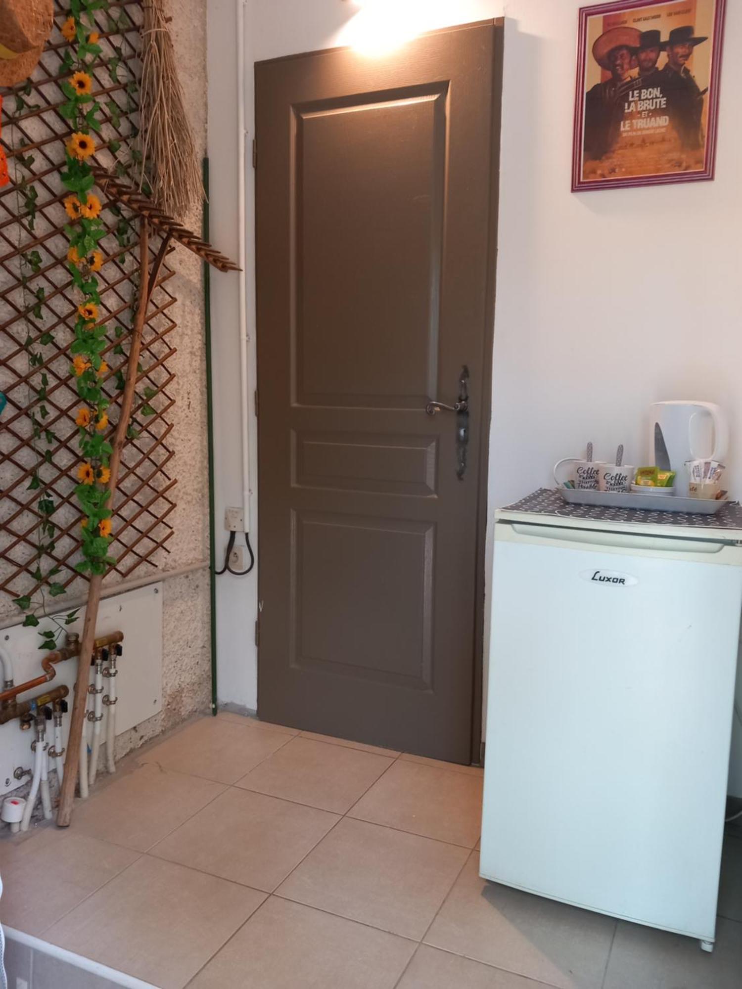 Le Refuge De Sissou Apartment Ponteves Exterior photo